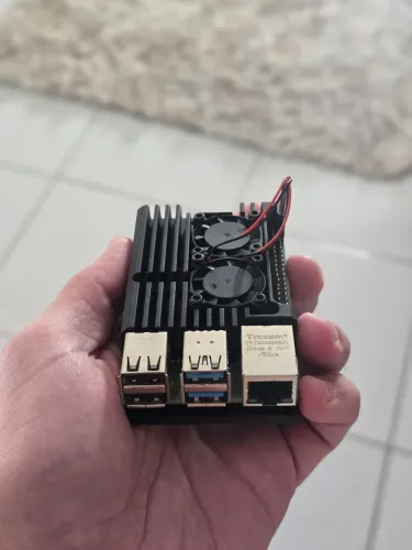 Raspberry Pi 4B + Case Dissipadora + Cartão SD 32gb