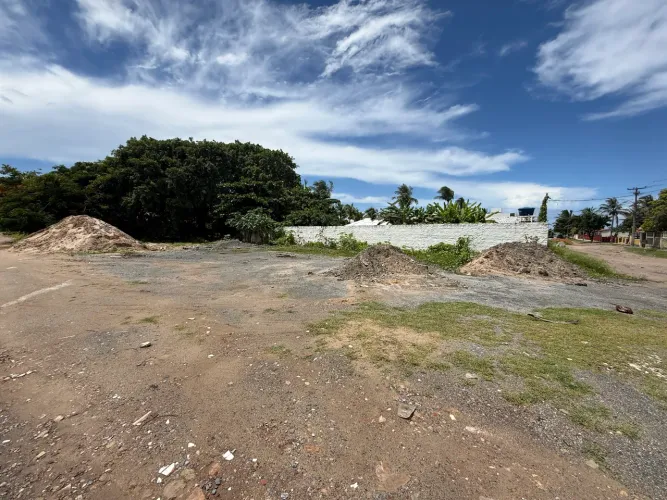 Terreno de esquina no sítio da simplicidade