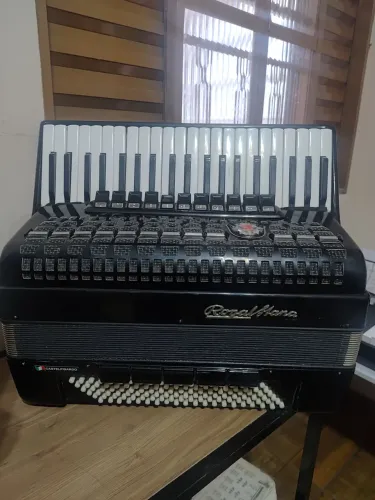 Acordeon 120 baixos