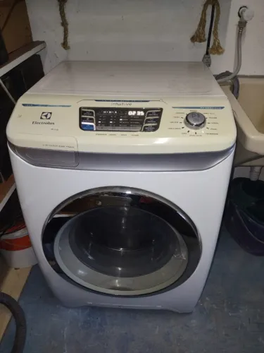 Máquina Lava e Seca Electrolux 9kg 220v - Intuitive - Ótimo estado