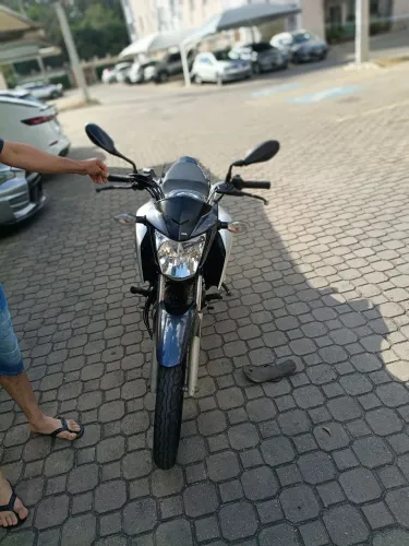 Moto boa 22/23 abaixo da Fibe com manual e chave reserva