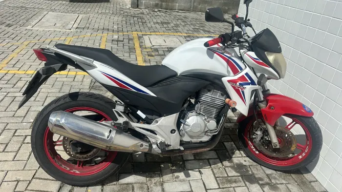 Vendo Cb300 oportunidade