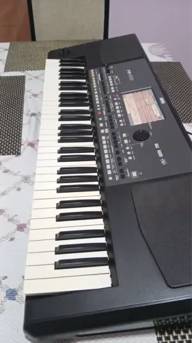 Korg PA 600