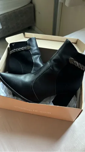 BOTA PRETA - CANO CURTO