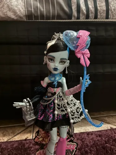 Frankie Scary sweet birthday monster high