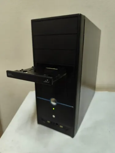 PC Intel DualCore E5200, 4GB de memória, 160GB de HD, Ótimo desempenho p/estudo/trabalho