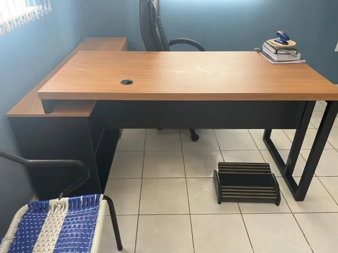 Mesa de escritório e estudos
