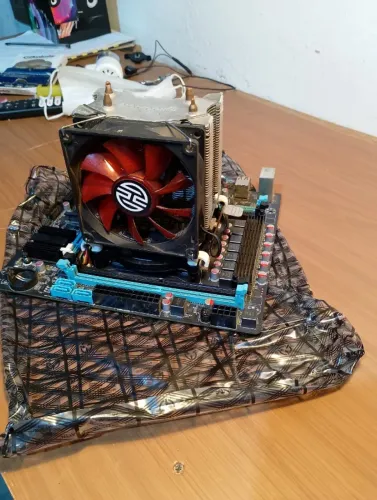 X99 Com Xeon 2670 V3 com  Cooler 8 gigas de memoria ddr4 Placa de Rede 10/100/1000
