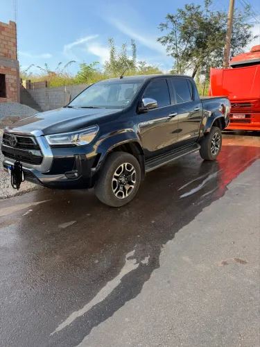 Toyota Hilux CD SRX Plus 4X4 2.8 TDI Die. Aut. 2024