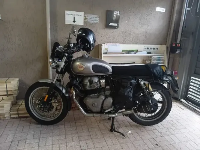 INTERCEPTOR 650 EM ÓTIMO ESTADO, USADA PARA IR E VIR DO TRABALHO BASICAMENTE