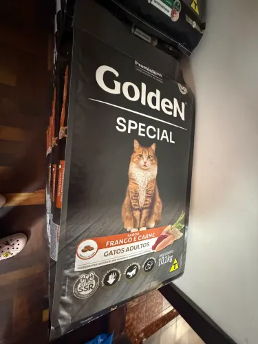 Ração golden gato mega oferta