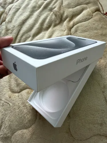 iPhone 15 pro muito novo 