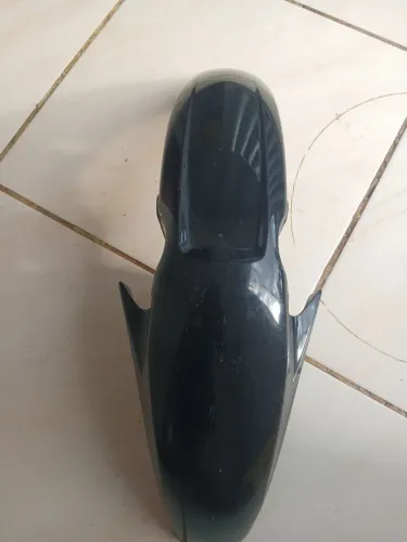 Paralama de moto fan 150 excelente estado de uso por 50 reais