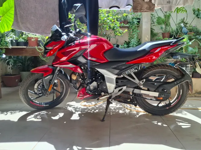 Moto bajaj semi nova em perfeito estado na garantia e com seguro ate outubro 