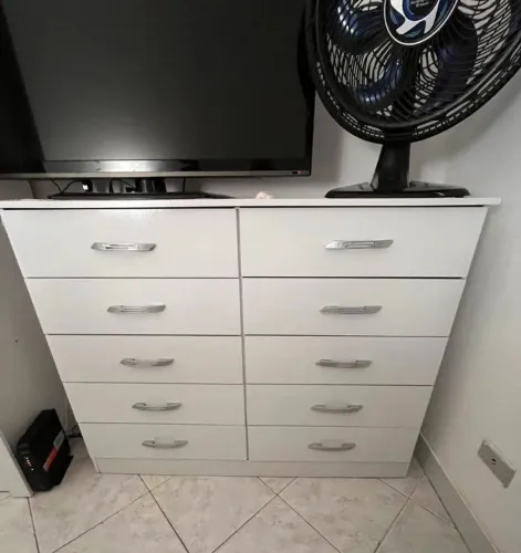 Vendo cômoda nova