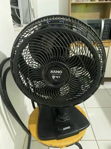 Ventilador da marca Arno com defeito para retirada de peças