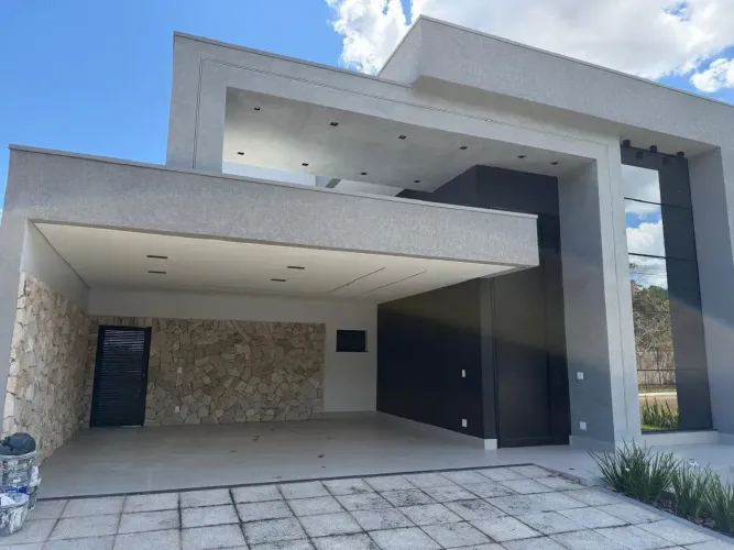 Vendo um Otima Casa no Condomínio Bosques do Madeira