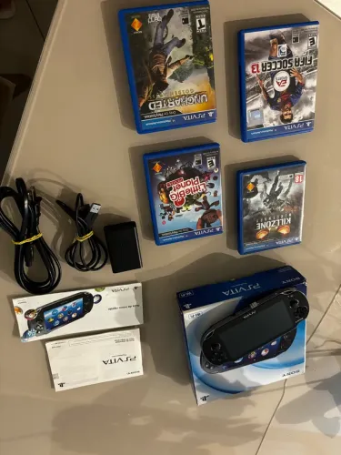 Kit Psvita c/jogos físicos completo