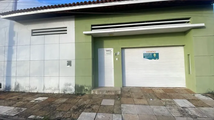 Vendo esta casa na R. da Psicanálise, 12 - COHAFUMA