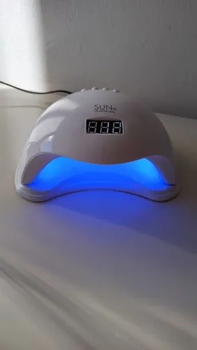 Cabine de unha em gel