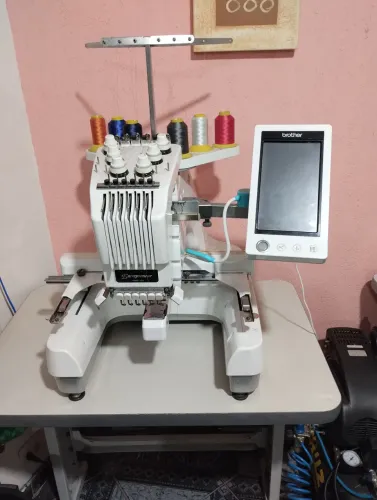 Maquina de bordado PR650e