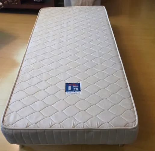 CAMA BOX ORTOBOM SOLTEIRO SEMI NOVO , SEM GARANTIA, SEM COLCHÃO