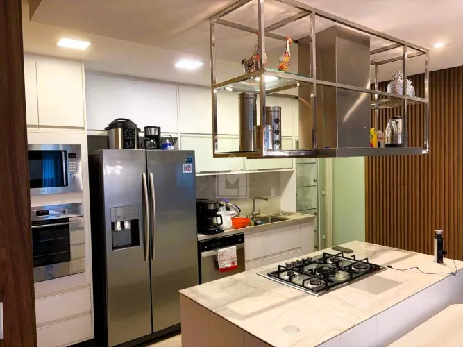 Apartamento Amplo na Quadra do Mar Conforto, Espaço e Excelente Localização!