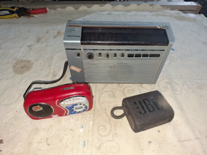 lote com 3 radios para consertar ou retirada de peças 
