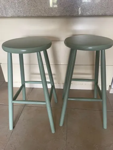 2 banquinhos de bar 0,70 de altura