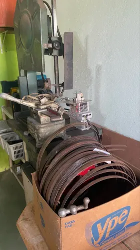 Serra de Fita Industrial Acerbi - Robusta - Mesa Metálica + lâminas e soldador