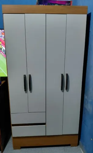 Guarda roupa para solteiro