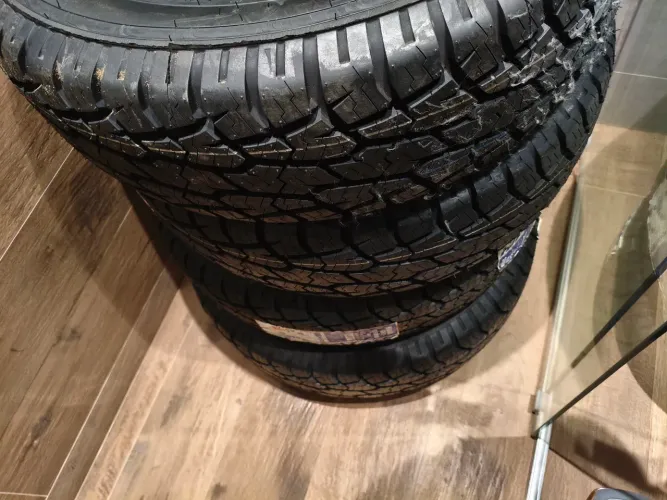 Pneu 235/70 r16