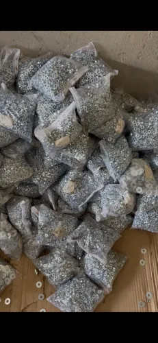 PARAFUSOS galvanizados com porca e arruela galvanizada novos