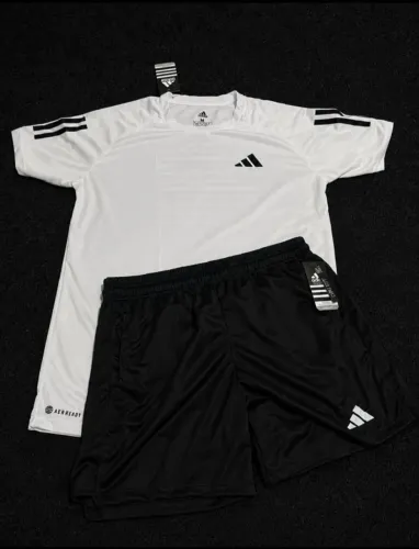 Camisa adidas 3 strips premium e bermuda dry-fit adidas