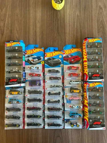 Hot Wheels variados a escolha (1/64), entre miniaturas individuais e pack's