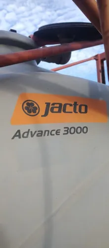 Pulverizador de arrasto jacto am 24 