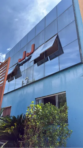 Prédio comercial com 11 salas 