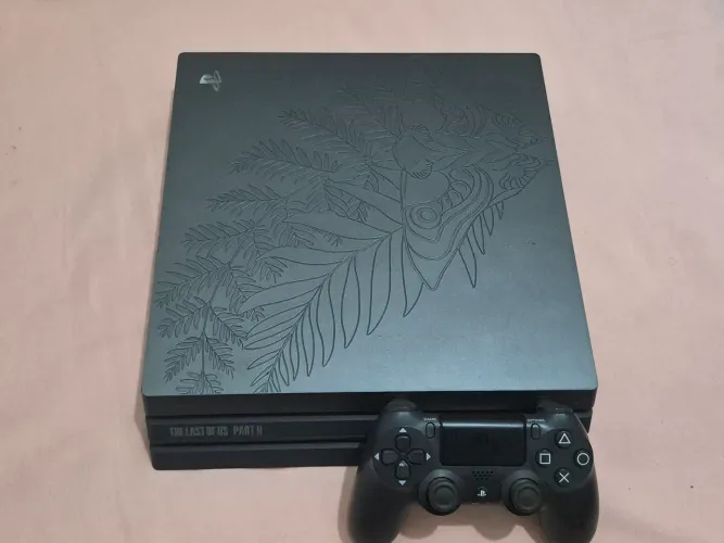 PS4 Pro Edição The Last of Us Part II Desbloqueado. Aceito troca por PS5 com volta