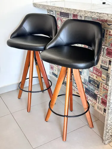Par de Banquetas Giratórias Estofadas
