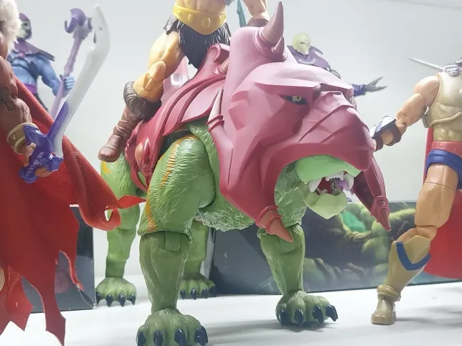 Figura Gato Guerreiro Masterverse Revelation