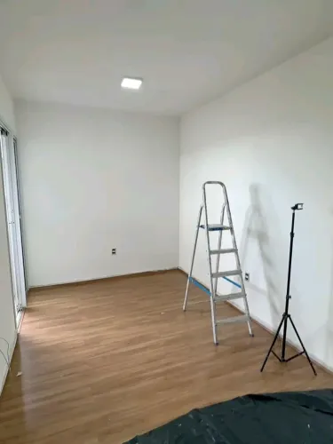 Trabalho com pintura redencial telhado na enpeleita trabalho na diária também amassamento 