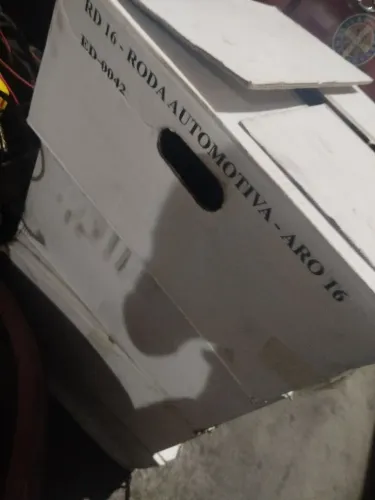 Vendo rodas e calotas novas aro 16 furacão golf nivus 800  *