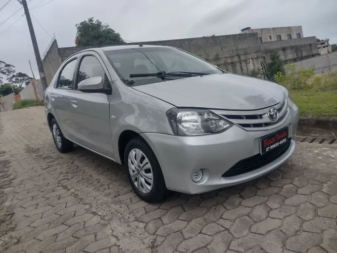 Toyota Etios XS Sedan 1.5 Flex 16V 4P Mec. 2016