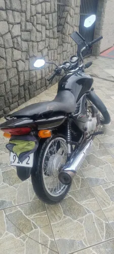Vendo moto Fan 125 2013 partida elétrica