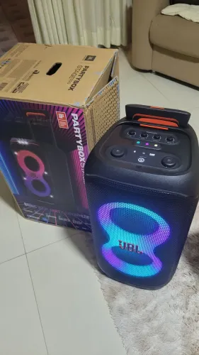 Partybox 320 ,nova tirei da caixa só pra testa vendo e troco por algo do meu interesse