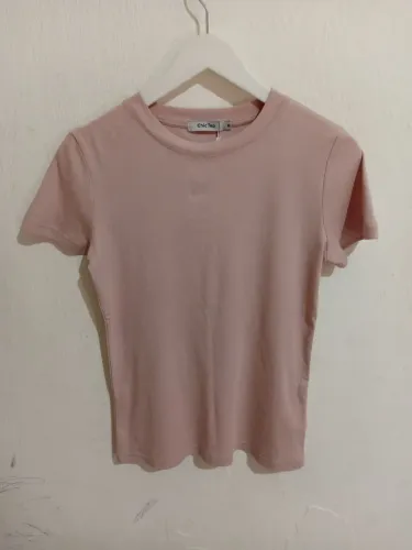 Blusa t-shirt rosa P 50,00 pegar em piedade