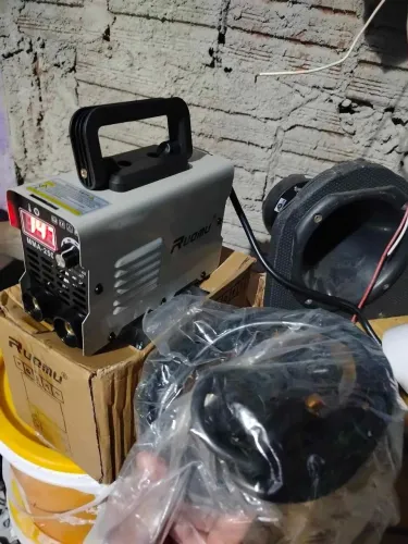 Vendo máquina de solda nova lacrada top de vdd