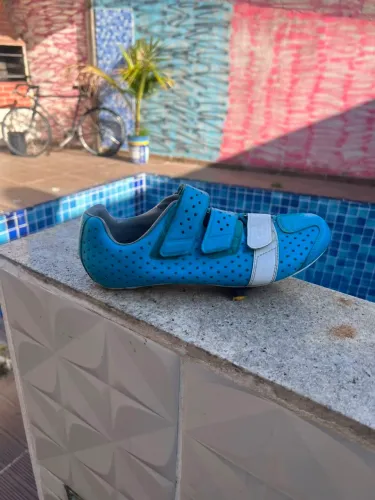 Sapatilha giro!! Tam 38-39 (Com 2 pares de taquinho)