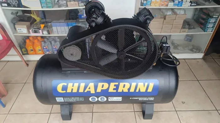 VENDO COMPRESSOR DE AR CHIAPERINI