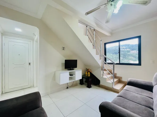 Apartamento Duplex para locação na Praia da Enseada no Guarujá | QVista Inteligência Imobi